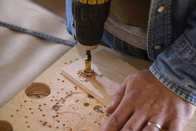 お部屋に春(スプリング)到来!バネを活用した技アリ収納棚をDIY