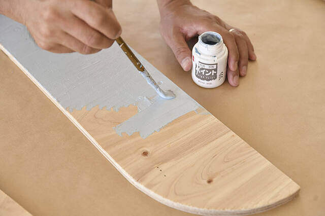 2枚の板がここまで化ける！“IKEAクランプ”を使った超簡単な壁掛けラックDIY