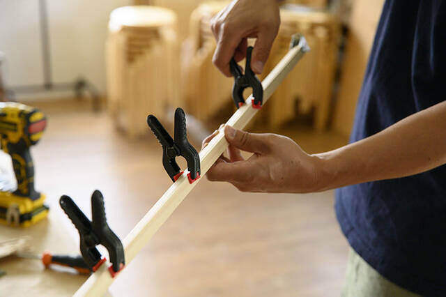 釣り用品の思わぬ活用法!?憧れの壁付けアームライトをDIY