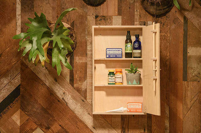 お部屋に春(スプリング)到来!バネを活用した技アリ収納棚をDIY