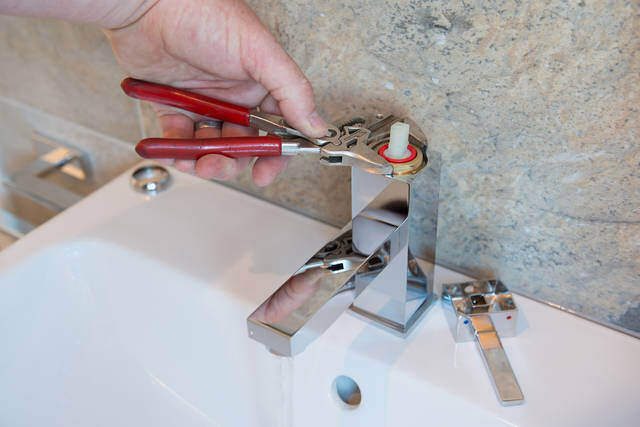 【DIY】洗面台の水栓交換に挑戦!必要な工具や手順・コツをご紹介