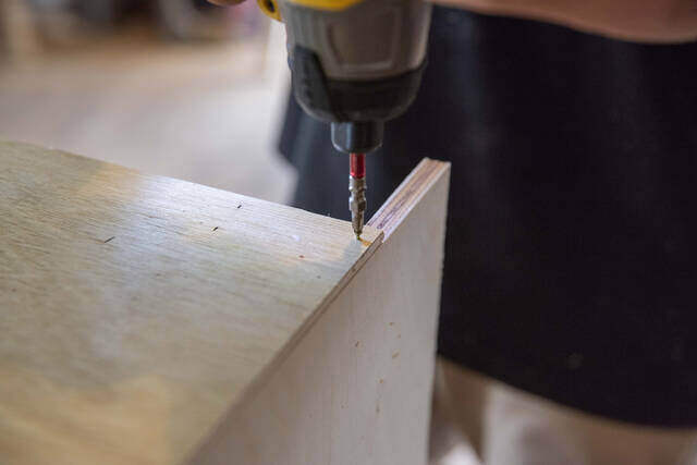 材料費3000円以下で家具作り!飾って片付くディスプレイラックをDIY!