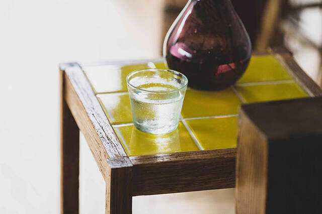 暮らしを上げるタイル天板。海外ライクなサイドテーブルをDIY