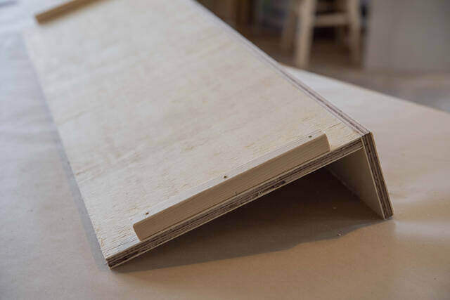 材料費3000円以下で家具作り!飾って片付くディスプレイラックをDIY!