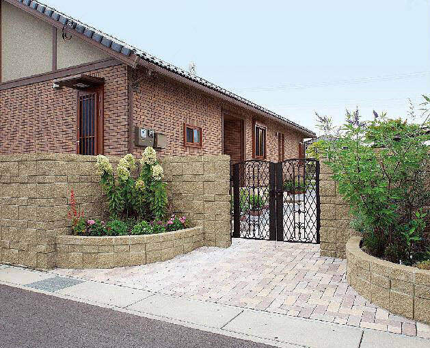 【施工例付】おしゃれな玄関アプローチはどう作る?エクステリアの基礎知識