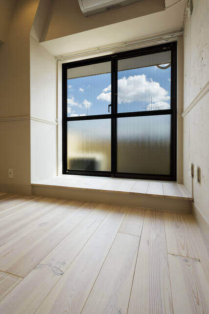 “白”と暮らす新生活!パリを彷彿させるリノベ賃貸とは?