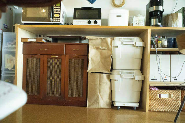 見せる収納は家計にも優しい!? コンテナ使いが巧みなキャンパーリノベ部屋