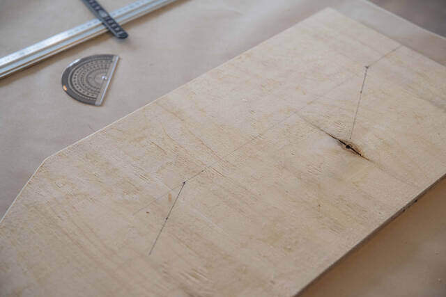 材料費3000円以下で家具作り!飾って片付くディスプレイラックをDIY!