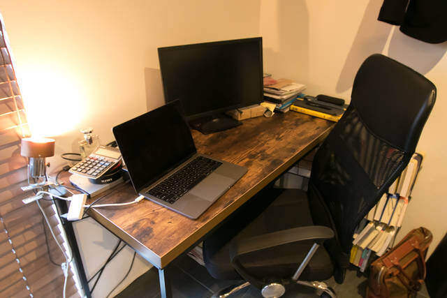 異国のホテル感を演出するのはタイル床！シックな雰囲気にこだわり抜いたリノベ部屋