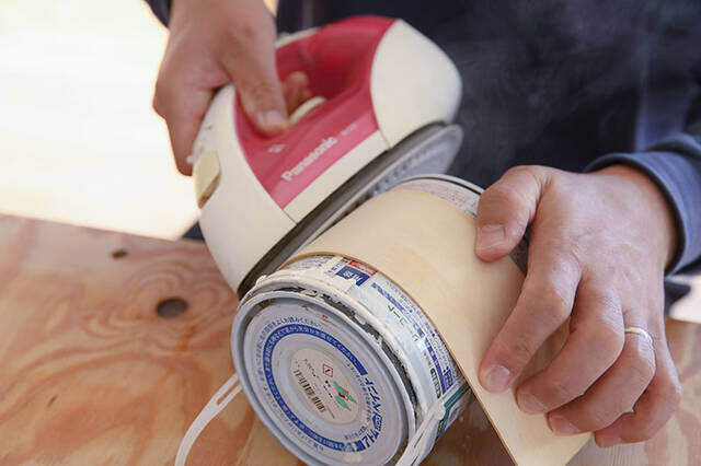 ホームパーティの名脇役!テーブルに華を添える紅白コースターをDIY