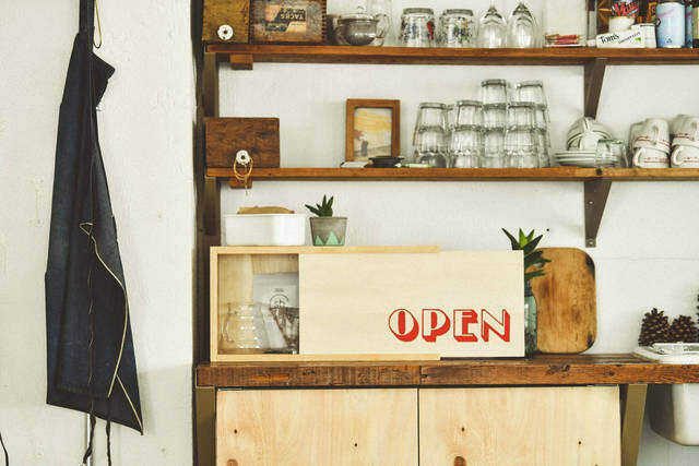 3つの木材で簡単スッキリ!開け閉め楽々なスライドドアラックをDIY!