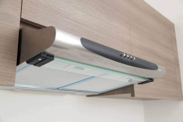 知って得する!キッチン換気扇の交換時期の目安は?換気扇Q&A