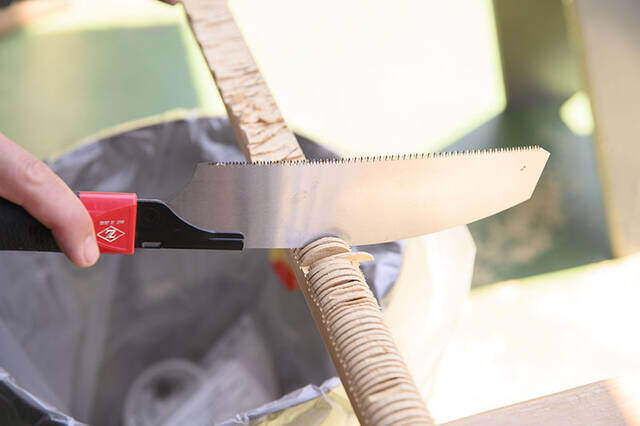 完成までたったの3ステップ！アジアを感じる“トタン屋根ランプ”をDIY