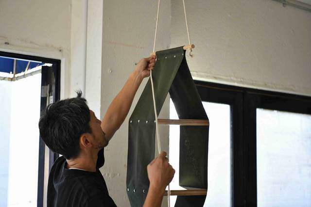 縫わずに作れるキャンバスラック 。屋内外問わず吊るして収納！