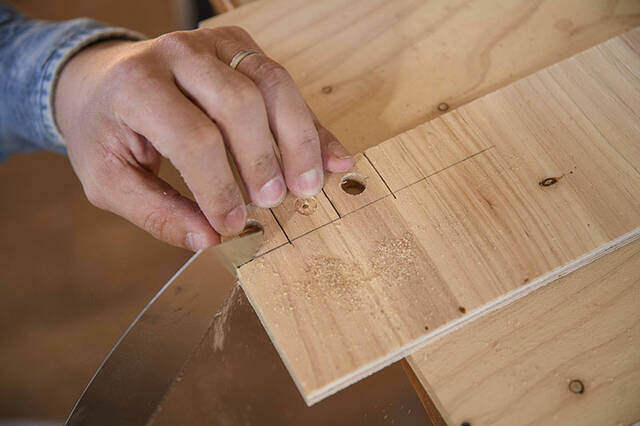 お部屋に春(スプリング)到来!バネを活用した技アリ収納棚をDIY