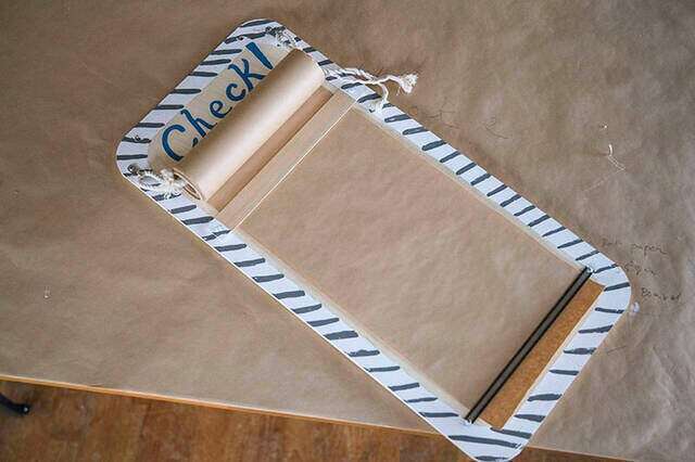 まだホワイトボード使ってる？とにかく使えるカフェ風メッセージボードをDIY