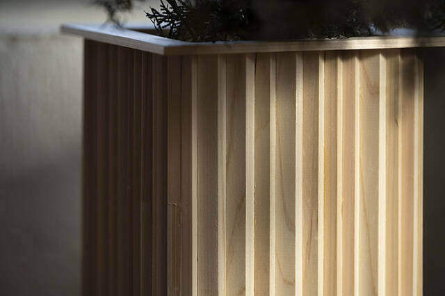 植物をインテリアへ変える。陰影が美しいプランターカバーをDIY