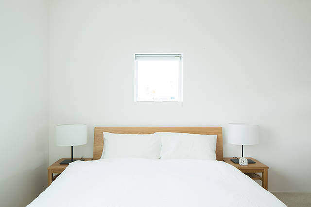 切り取る景色がインテリア。たっぷりの自然光で優しく照らす『窓の家』。