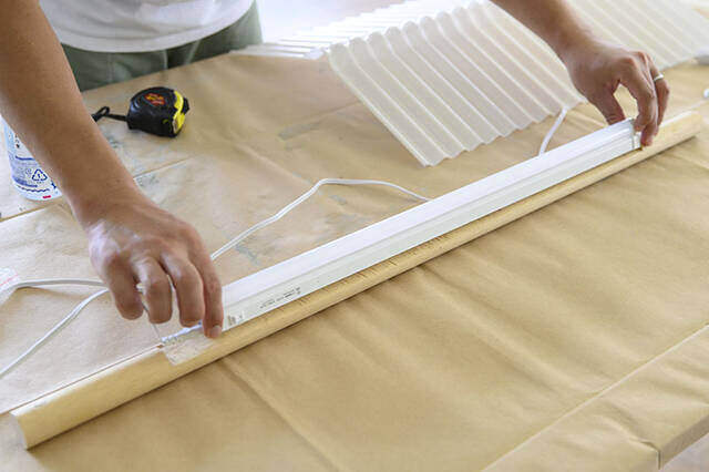 完成までたったの3ステップ！アジアを感じる“トタン屋根ランプ”をDIY