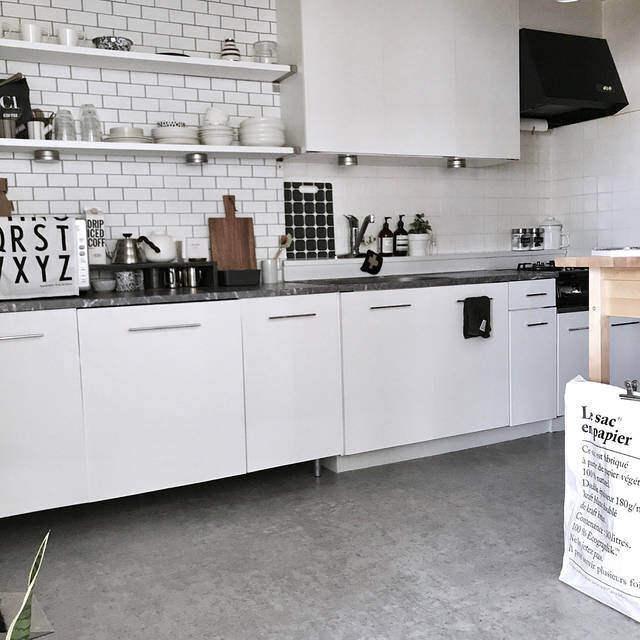 モダンで素敵!コンクリートキッチンのメリット・デメリットは何?