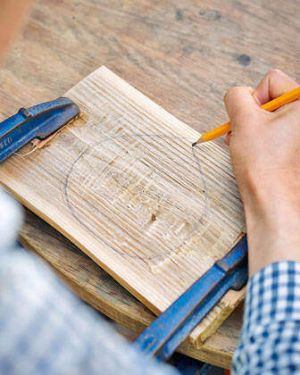 身近な素材で作る温故知新な木工スタイル!採れたて生木で小粋な豆皿をDIY