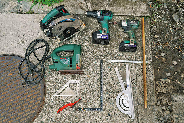 持ち運びも簡単なキャンプの味方!フォールディングテーブルをDIY!