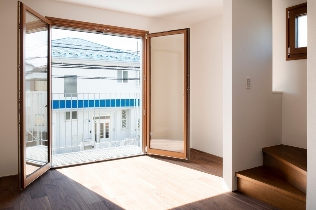 オリジナル建材木製サッシ（MADOBA）