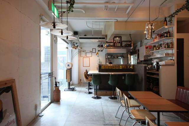 倉庫や古民家がカフェに変身?!リノベーション事例と物件選びのポイント