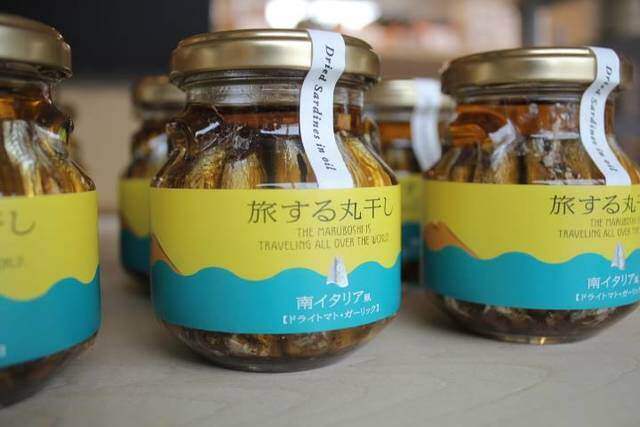 ホステル ×カフェ×食品加工場！リノベで築50年の古さを楽しむイワシビル