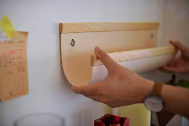 ベニヤ板曲げられるって知ってた?一枚の板でミニマルな壁掛けラックをDIY
