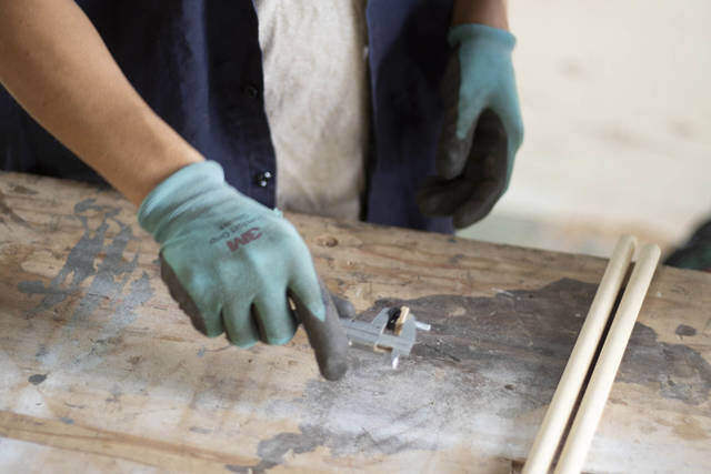 ブラケットいらずで突っ張れる!?デッドスペースを解消するウォールラック