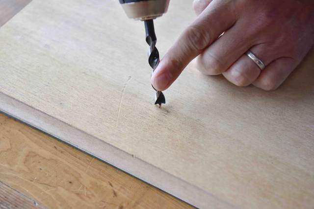 50年前の鏡をアップサイクル！モダンなミラーにアップデート