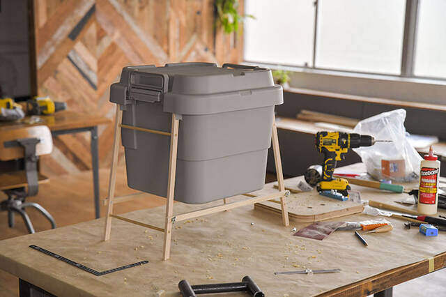 “仕舞えるだけ”の収納で満足?汚れも防げる超快適サイドテーブルをDIY