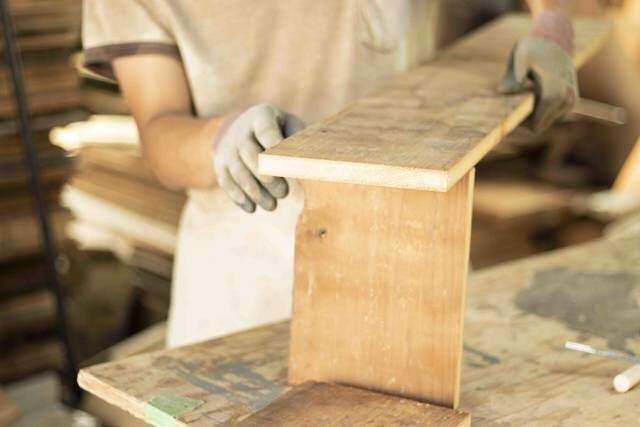 たった4枚の板でベンチが完成！侘び寂びを感じる和モダン家具