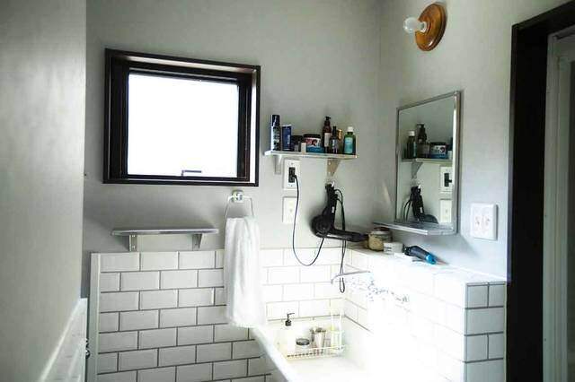 古材とエイジングで作るインテリア。アメリカを感じるキューブハウス