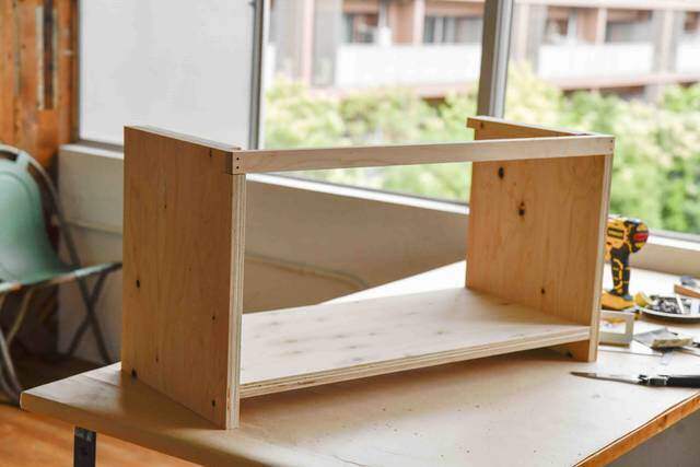 コードのゴチャつきスッキリ解決！収納上手なテレビ台をDIY！