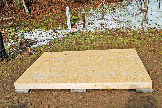 DIYで作れる!片屋根デッキ付きの多目的小屋制作ガイド