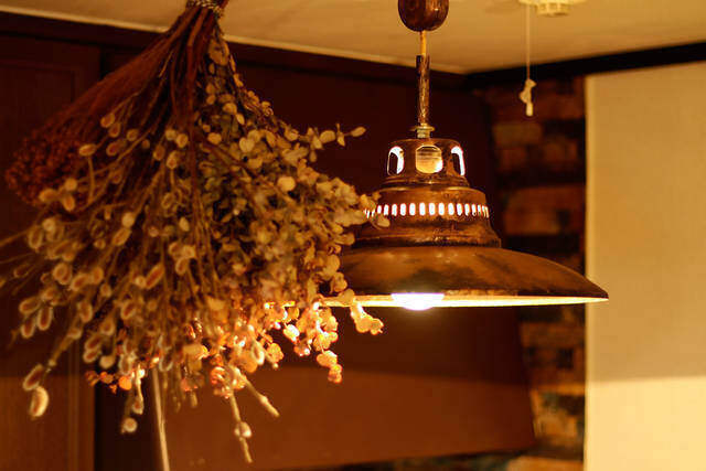 マスキングテープとペイントで実現!原状回復も意識した驚きのDIY部屋!