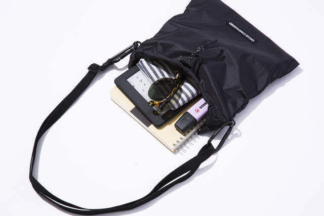 バックパックを買うと機能的なサコッシュが貰えるチャンスです！！