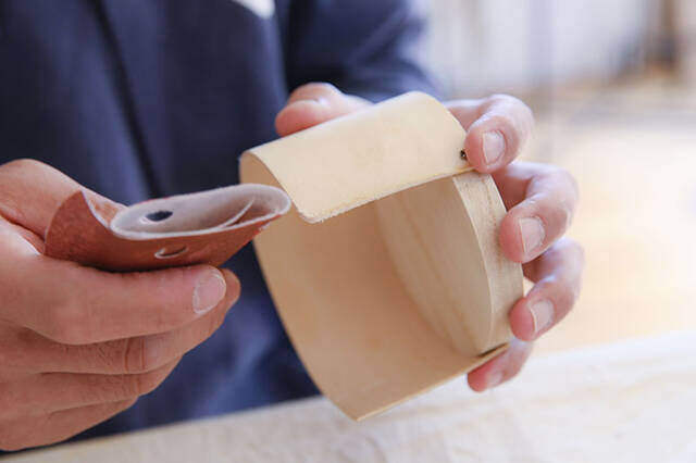 ホームパーティの名脇役!テーブルに華を添える紅白コースターをDIY