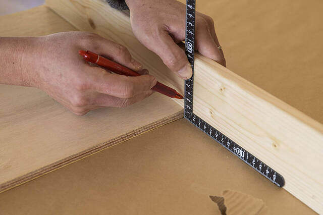 “歩くディスプレイ”なら模様替えし放題!機能性◎な開閉式ワゴンラックをDIY