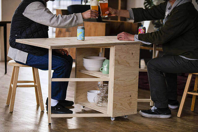 畳んで収納、開いてカフェに！収納力も抜群な移動式バタフライテーブルをDIY