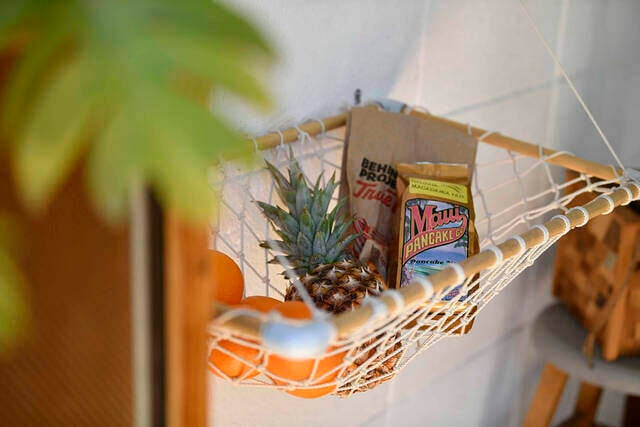 収納難民大歓喜!!コンパクト&便利な壁面収納を“アレ”で作る!