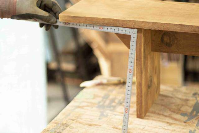 たった4枚の板でベンチが完成！侘び寂びを感じる和モダン家具