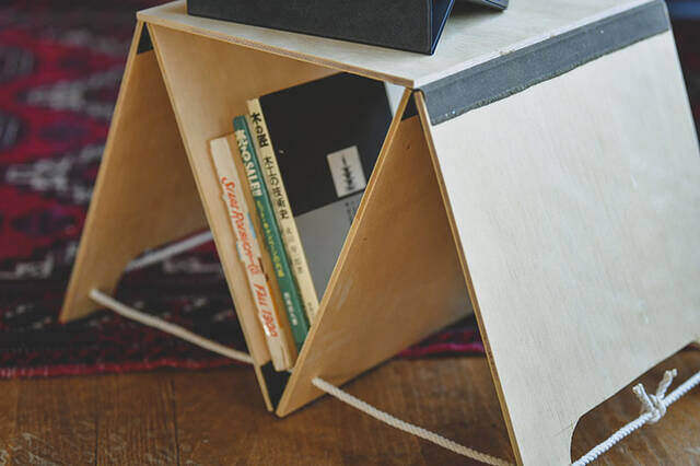 この変形にロマンがある!“パタっ”と畳めて“ガバっ”と広がるサイドテーブルをDIY