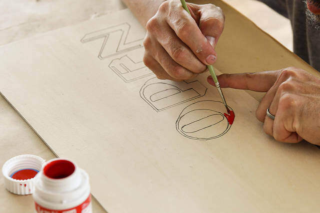 3つの木材で簡単スッキリ!開け閉め楽々なスライドドアラックをDIY!