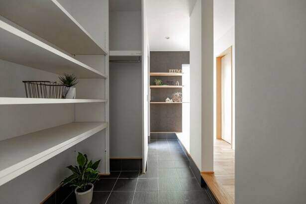 土間収納のオシャレな施工例5選！後悔しない玄関収納の作り方とは？