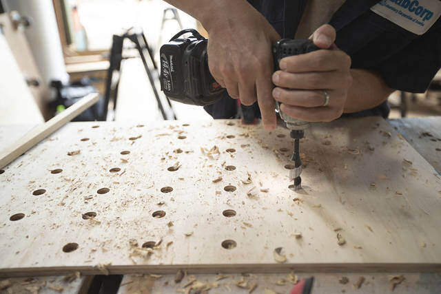 有孔ボード、作れるって知ってた??自分だけのペグボードをDIY!