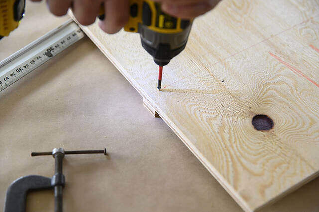 IKEAで人気の“アレ”に新提案!服・靴・バッグ全て収納可能な万能ラックをDIY