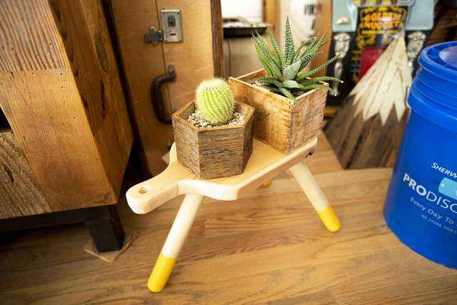 座ってよし、飾ってよし!小さなマルチプレイヤー・ミルクスツールをDIY!